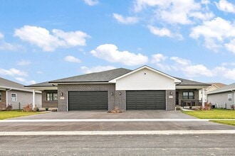 Building Photo - 2037 Isabella Ln