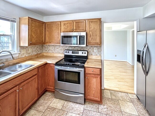Foto del edificio - 6432 Goldenrod Ct