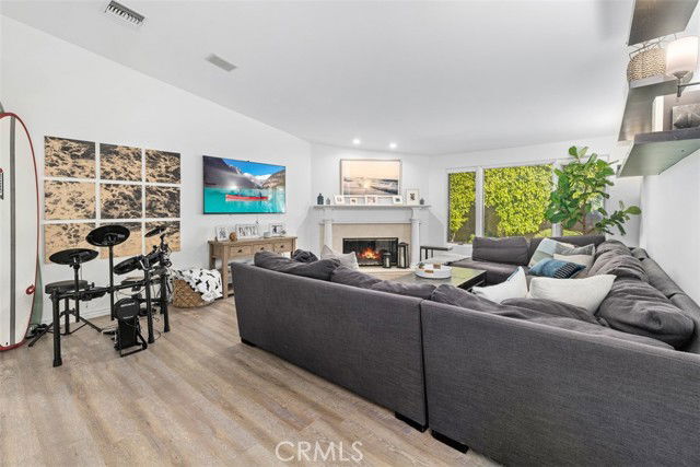 Foto del edificio - 600 Cliff Dr