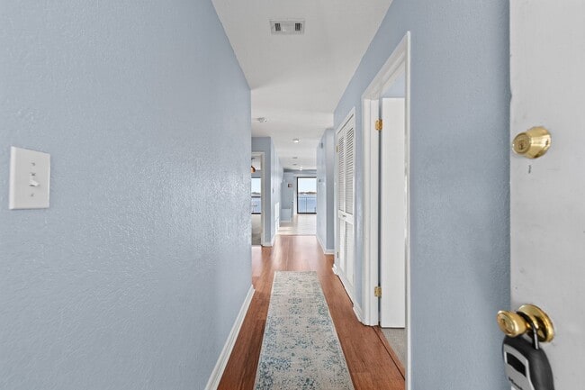 Building Photo - Waterfront Condo in Mary Esther!