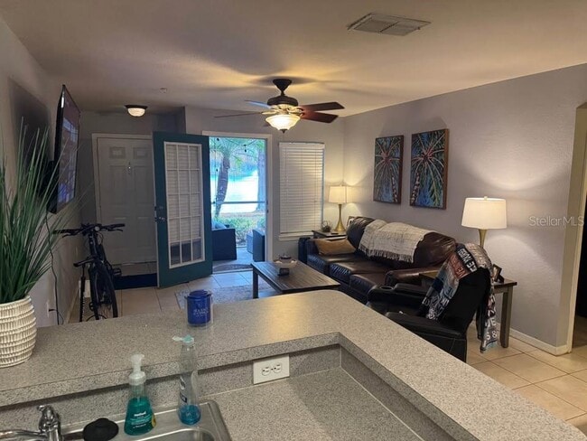 Foto del edificio - 8905 Manor Loop