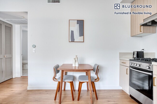 Foto del edificio - 3638 Motor Ave