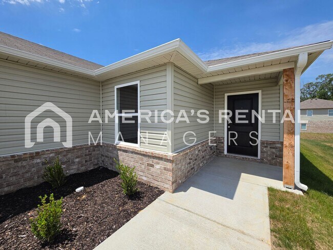 Foto del edificio - New Construction Home Available NOW!!