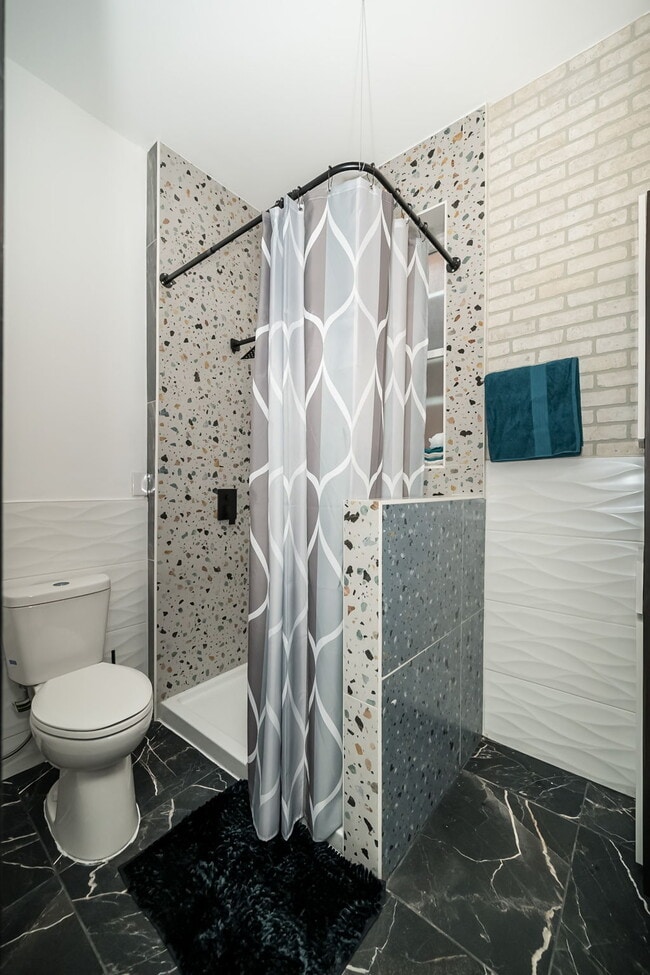 Building Photo - 3923 S Grand Blvd