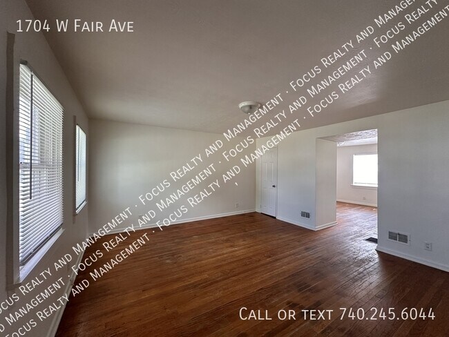 Foto del edificio - 1704 W Fair Ave