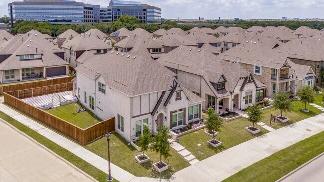 Foto del edificio - 12535 Mercer Pkwy
