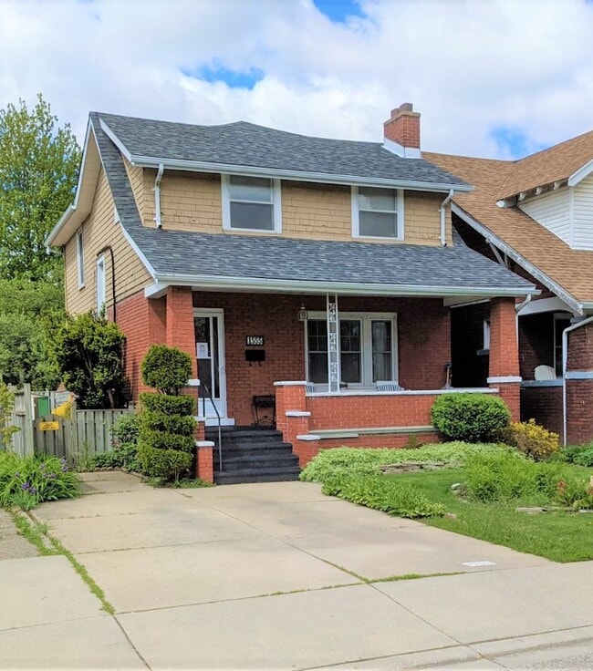 Building Photo - 1555 Pelissier St