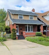 Building Photo - 1555 Pelissier St