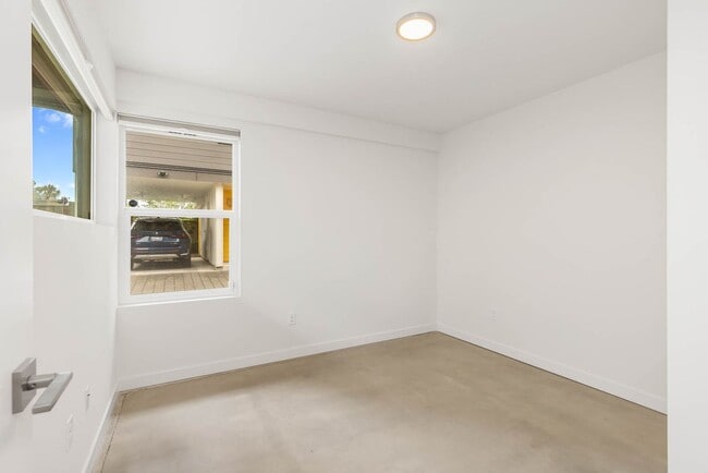 Building Photo - 4504 Linden Ave N
