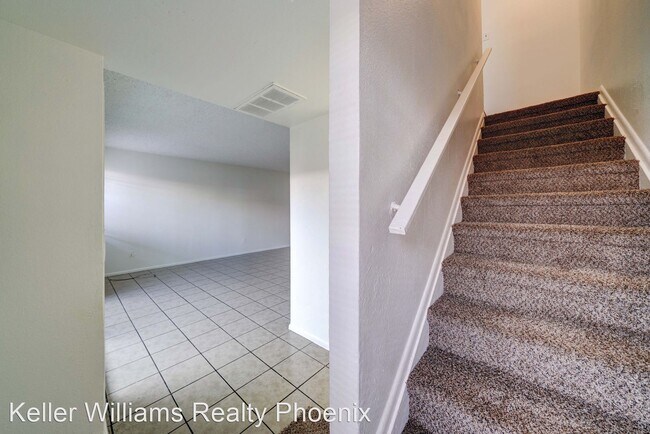 Foto del edificio - 2 br, 1.5 bath House - 2696 North 43rd Ave...