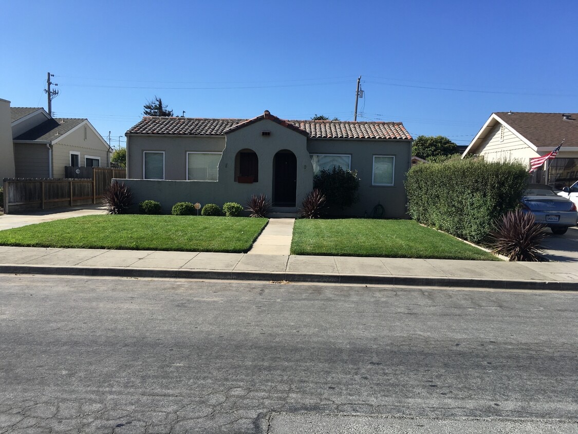 9 Orange Dr Unit 9, Salinas, CA 93901 Apartments in Salinas, CA