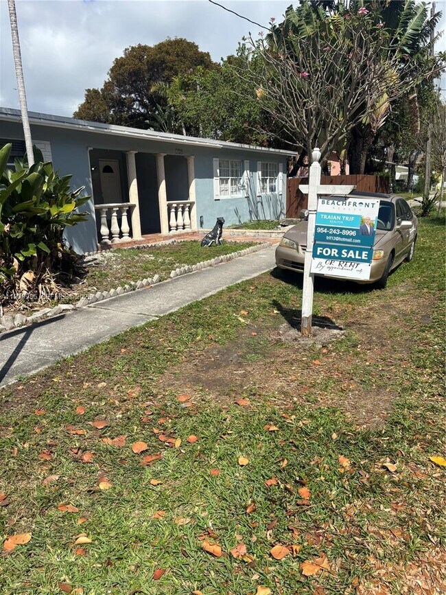 Foto del edificio - 729 NE 2nd Ct