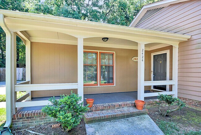 Foto del edificio - Exquisite South Charlotte Ranch, Move-In R...