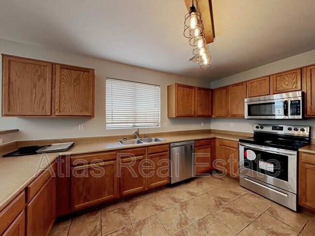 Building Photo - 12943 W Sharon Dr