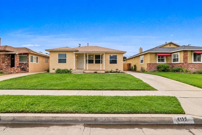 Photo - 6122 Harvey Way House