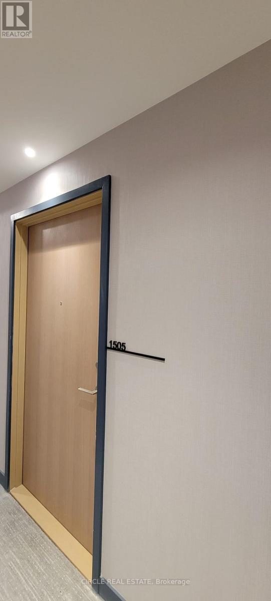 Photo du bâtiment - 395 Square One Dr