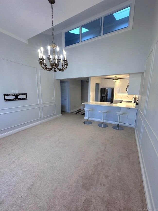 Building Photo - 163 South St