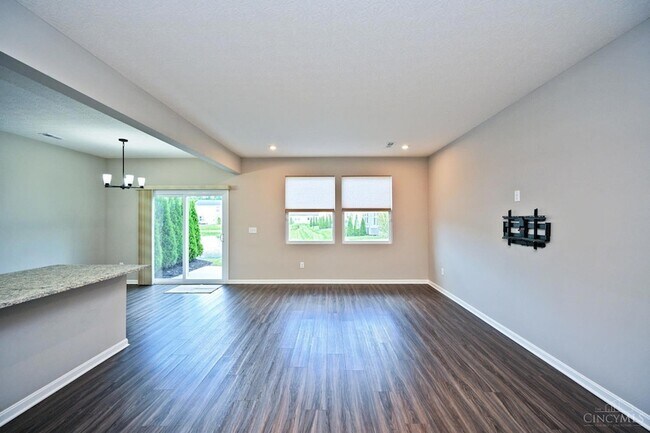 Foto del edificio - 1538 Summerview Ln