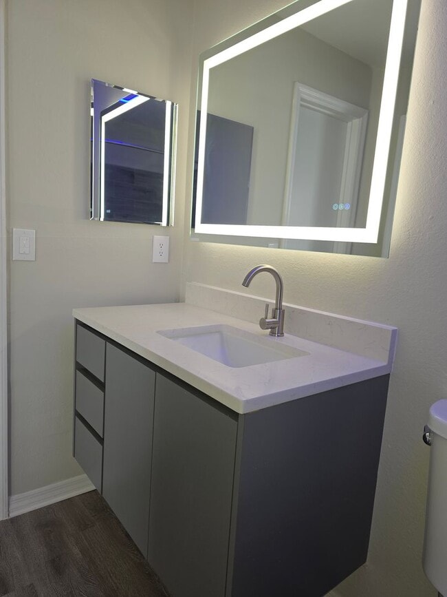 Interior Photo - Pebble Creek at Lake Mary