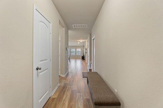 Building Photo - 122 Denton Dr