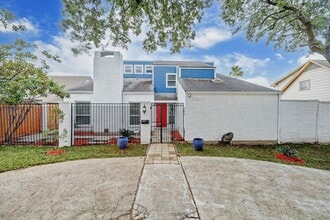 Building Photo - 3307 Chris Dr