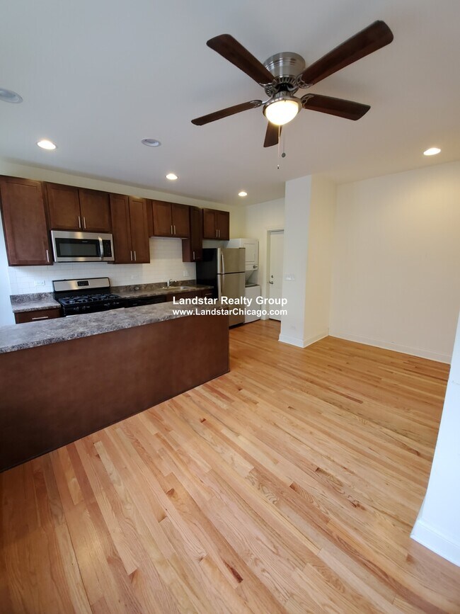 Foto del edificio - 4871 N Washtenaw Ave