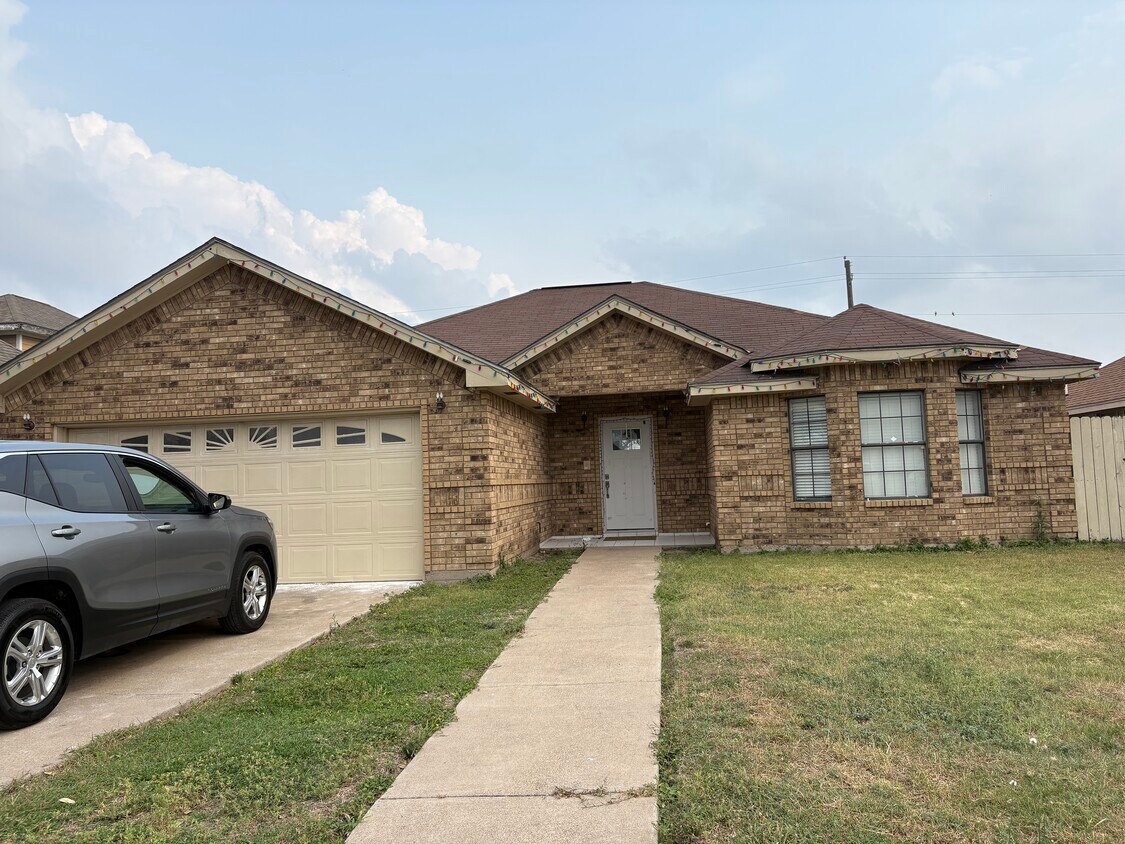 Foto principal - 2921 W Iris Ave