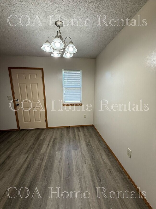 Foto del edificio - 1355 N Cleveland