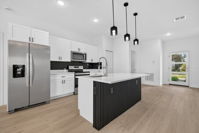 Foto del edificio - 7883 SW 138 Street Rd