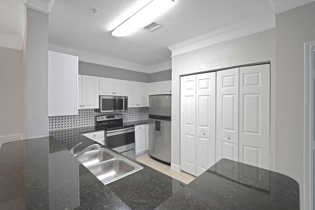 Foto del edificio - 2 Bedroom Condo in Tampa