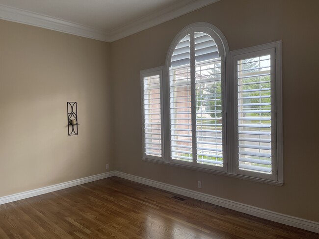 Building Photo - 1156 W Park Palisade Dr
