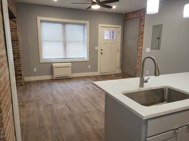 Foto del edificio - 2173 Professor Ave