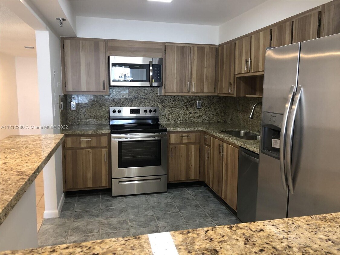 20840 San Simeon Way Unit 406, Miami, FL 33179 Condo for Rent in