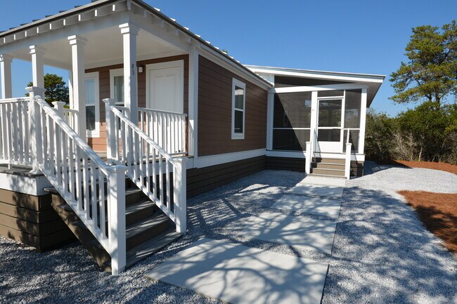 Foto del edificio - AVAILABLE 6/10/26 Adorable 2 bedroom cottage available long term off 30A! Huge screened in porch ...