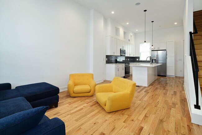 Building Photo - 144 W Wildey St