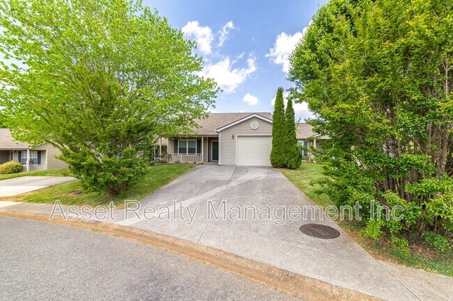 Foto del edificio - 8613 Little Field Way