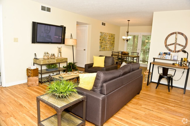Interior Photo - Walnut Springs