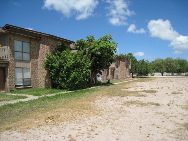 Building Photo - Laguna View