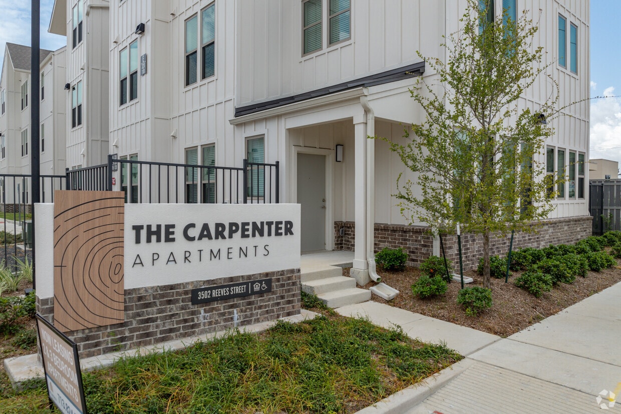 Building Photo - The Carpenter