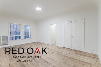 Building Photo - 739 Normandie Ave