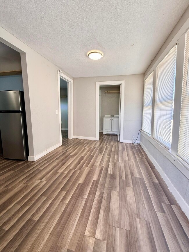 Building Photo - 2109 22nd St