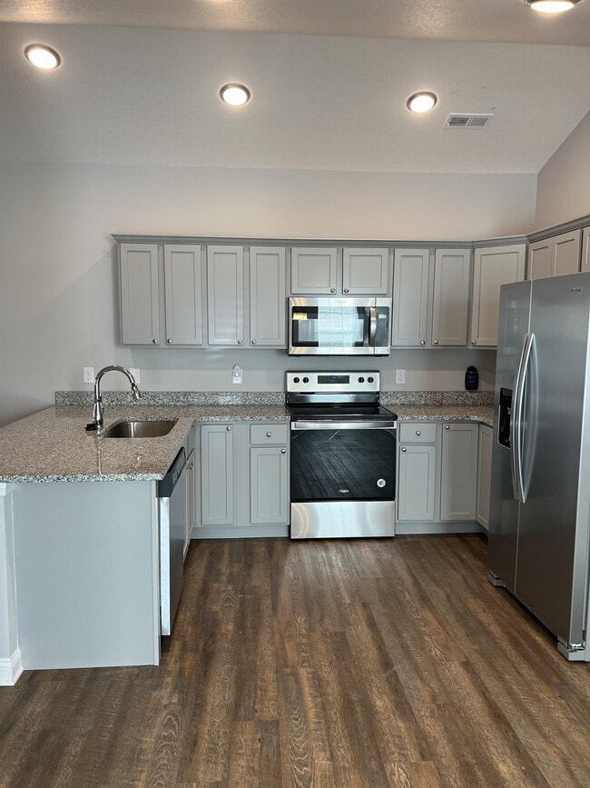 Photo - 800 Spring Park Rd House