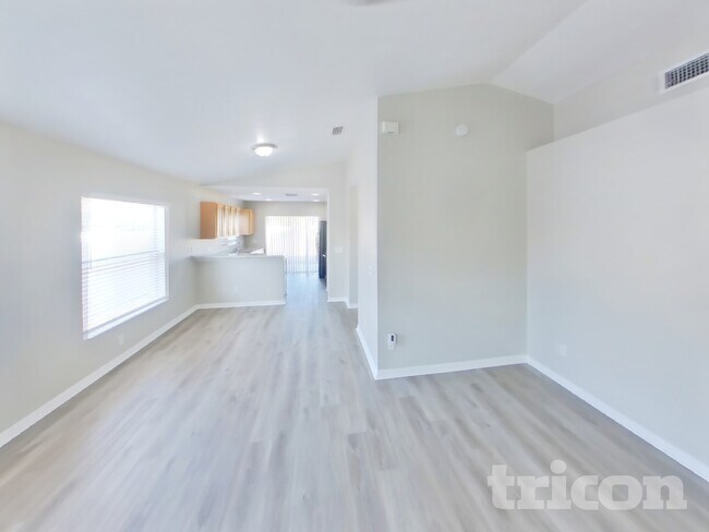 Foto del edificio - 8502 Deer Chase Dr