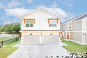 Building Photo - 10206 Lynwood Vlg