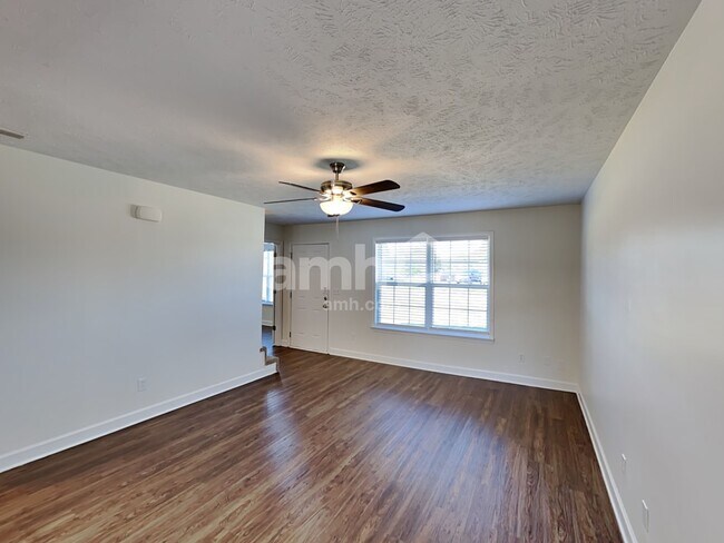 Foto del edificio - 515 Stetson Ct