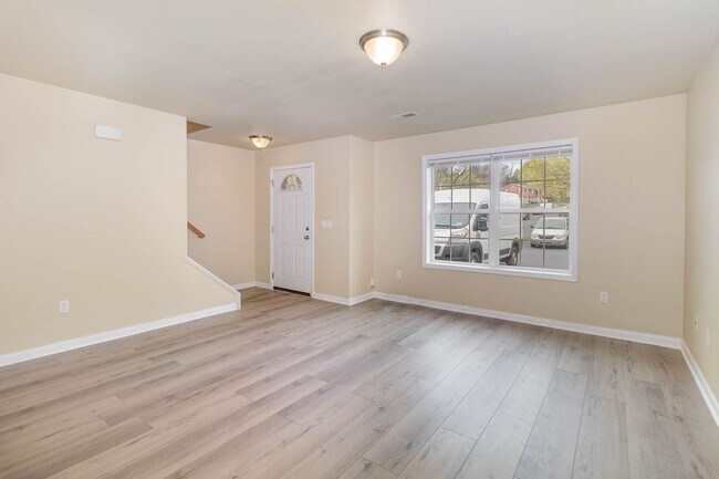Building Photo - 2098 Market St Ext