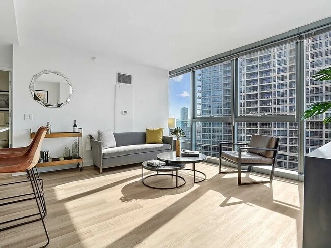 Photo - 345 W Wolf Point Plaza Apartment