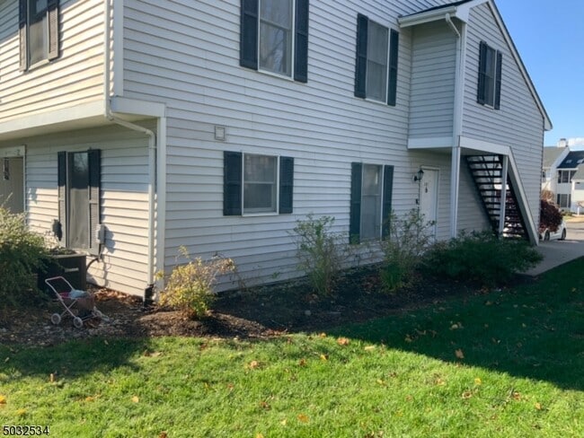 Building Photo - 381 Burdock Ct