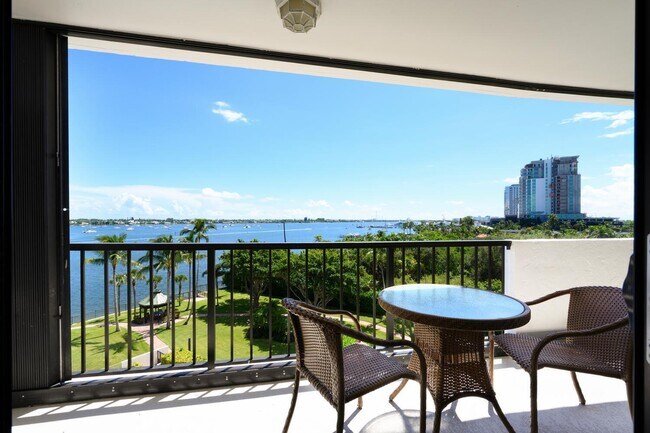 Foto del edificio - 5200 N Flagler Dr