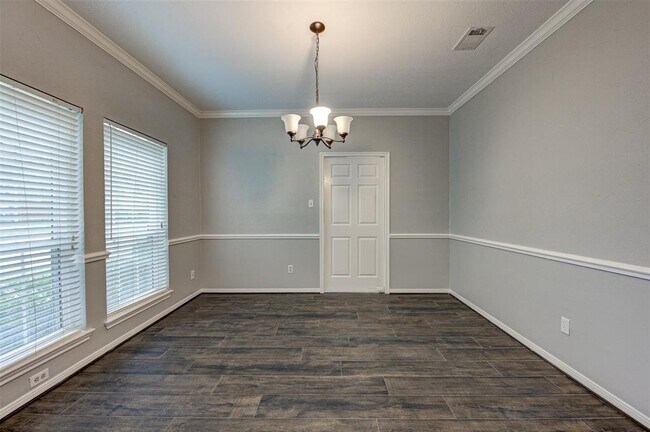 Foto del edificio - 3422 Mesquite Dr